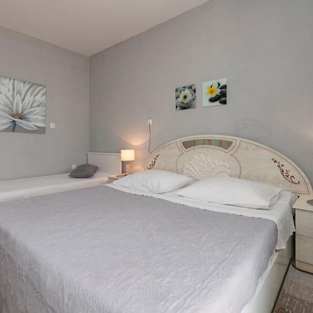 Apartment And Rooms Tatjana Omiš Extérieur photo