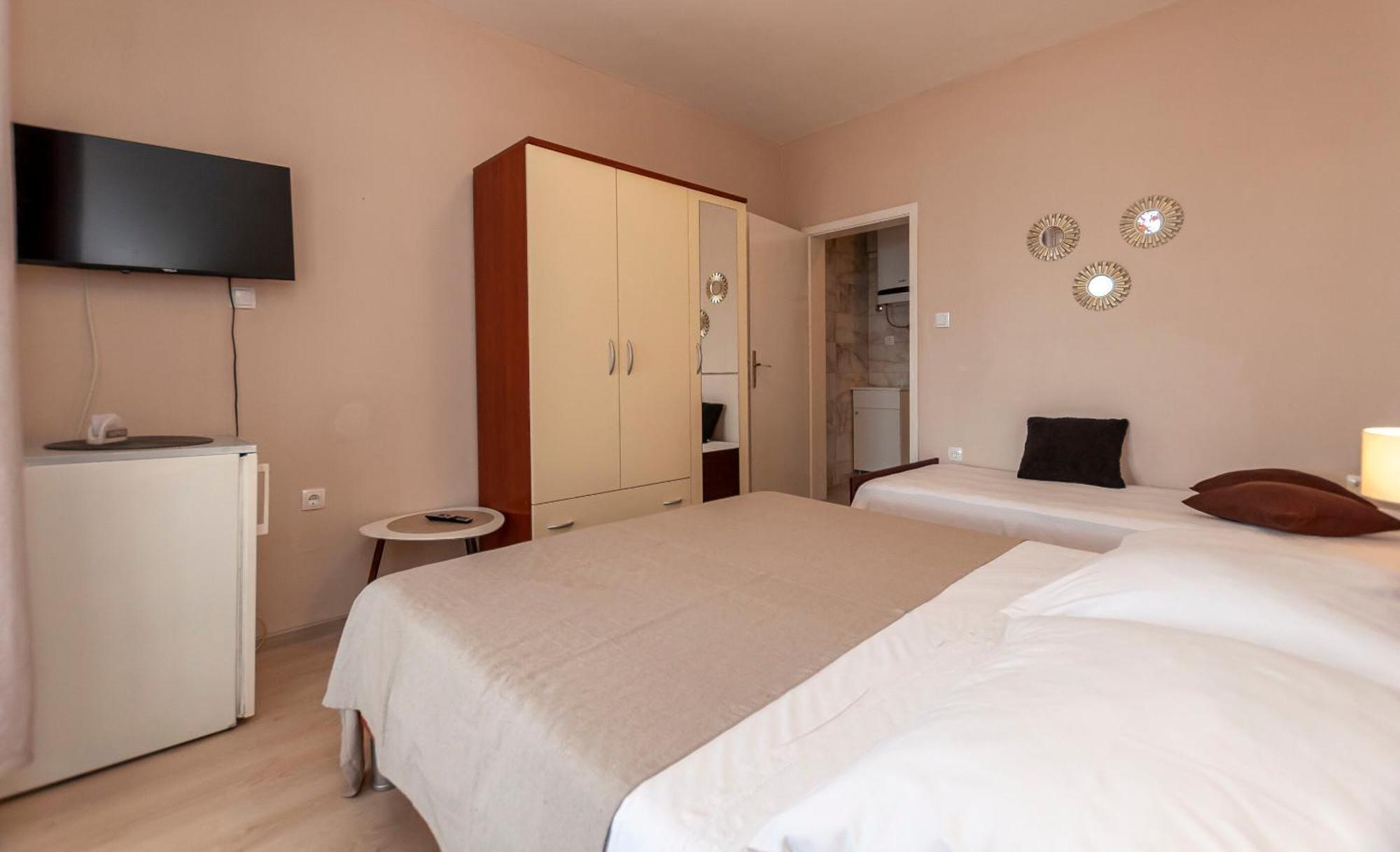 Apartment And Rooms Tatjana Omiš Extérieur photo