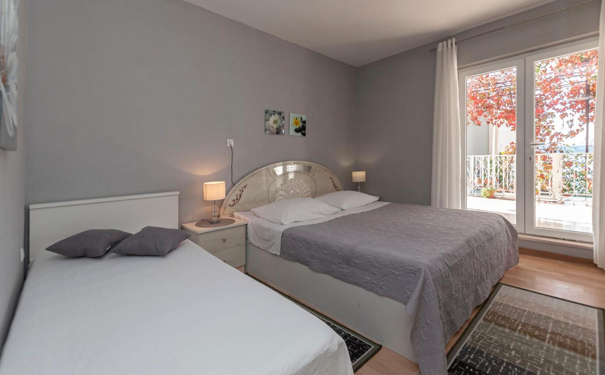 Apartment And Rooms Tatjana Omiš Extérieur photo