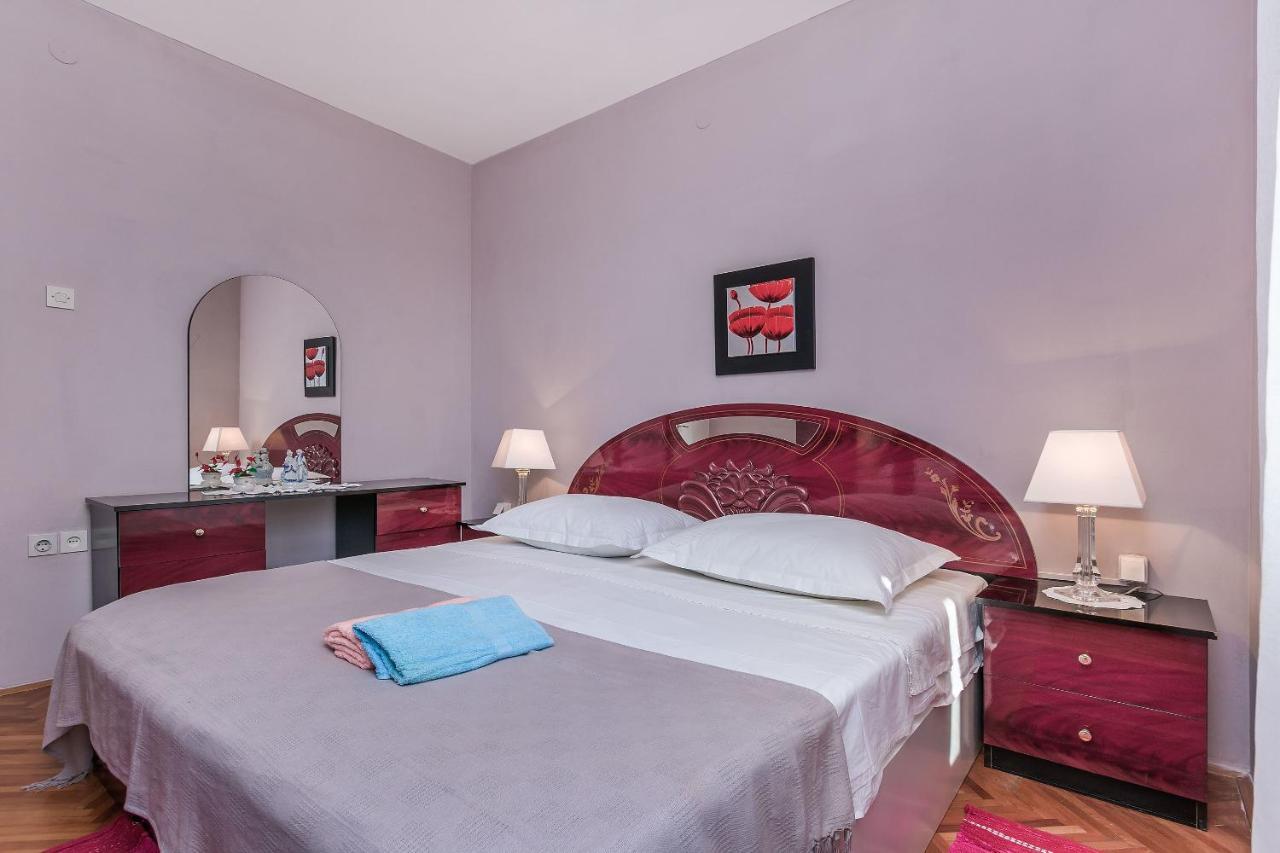 Apartment And Rooms Tatjana Omiš Extérieur photo