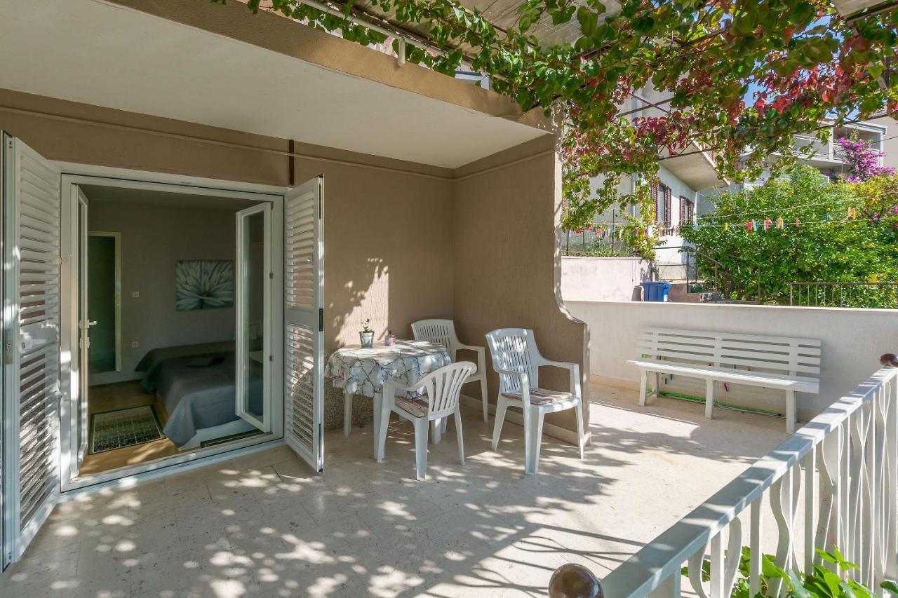 Apartment And Rooms Tatjana Omiš Extérieur photo
