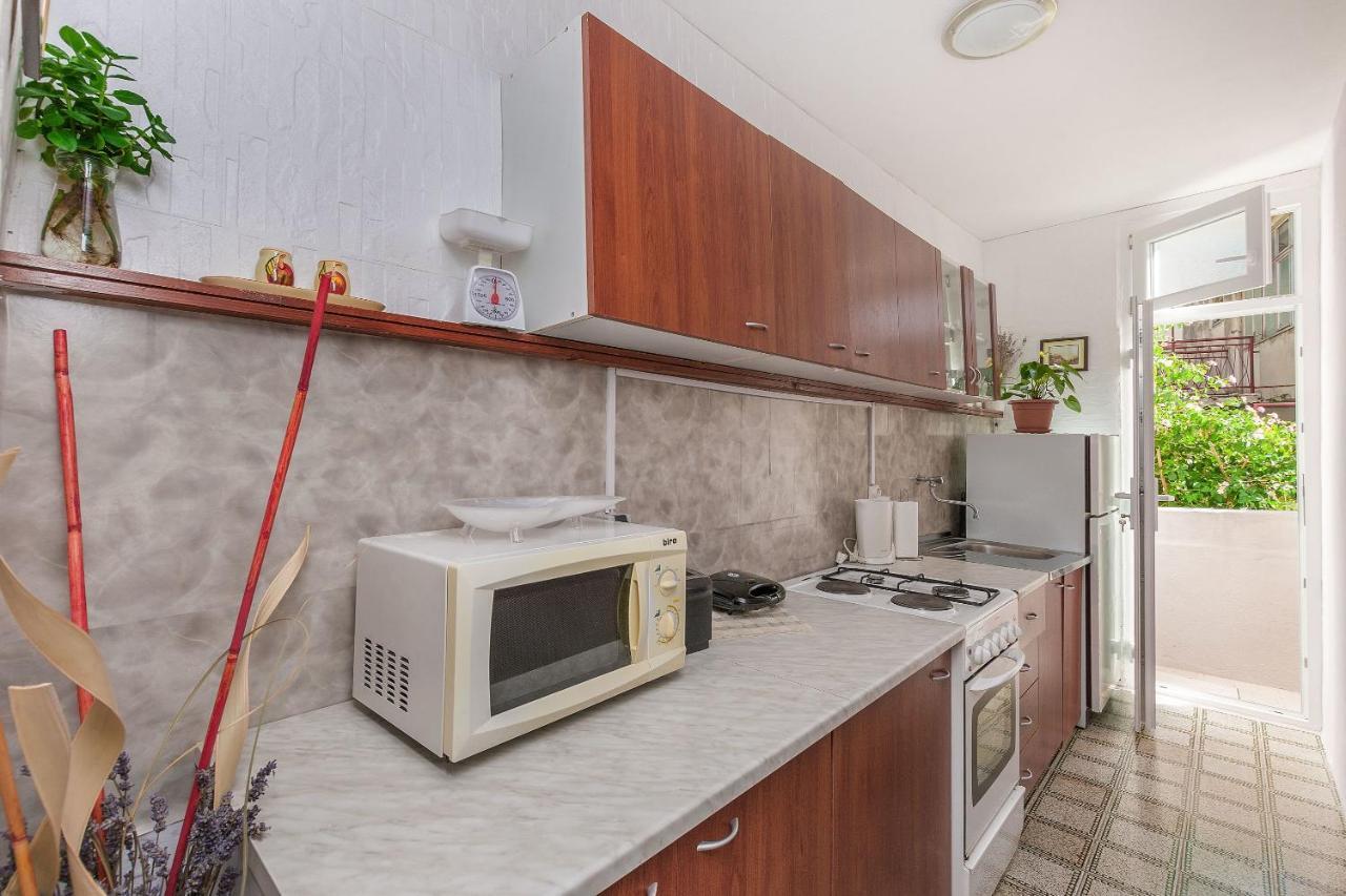 Apartment And Rooms Tatjana Omiš Extérieur photo